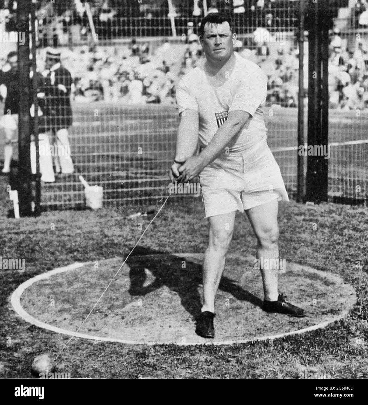 Matt McGrath alle Olimpiadi estive 1912 di Stoccolma, Svezia - lancio di martello Foto Stock