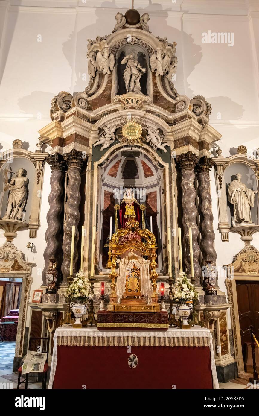 Cadice, Spagna - 16 giugno 2021: Santuario del convento di nostra Signora del Rosario e San Domenico di Cádiz, Andalusia, Spagna Foto Stock
