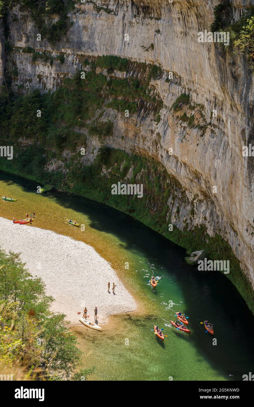 Kayak, Tarn Gorge vicino le Rozier, Gorges du Tarn, Parc National des Cévennes, Cévennes National Park, Lozère, Languedoc-Roussillon, Occitanie, Franco Foto Stock