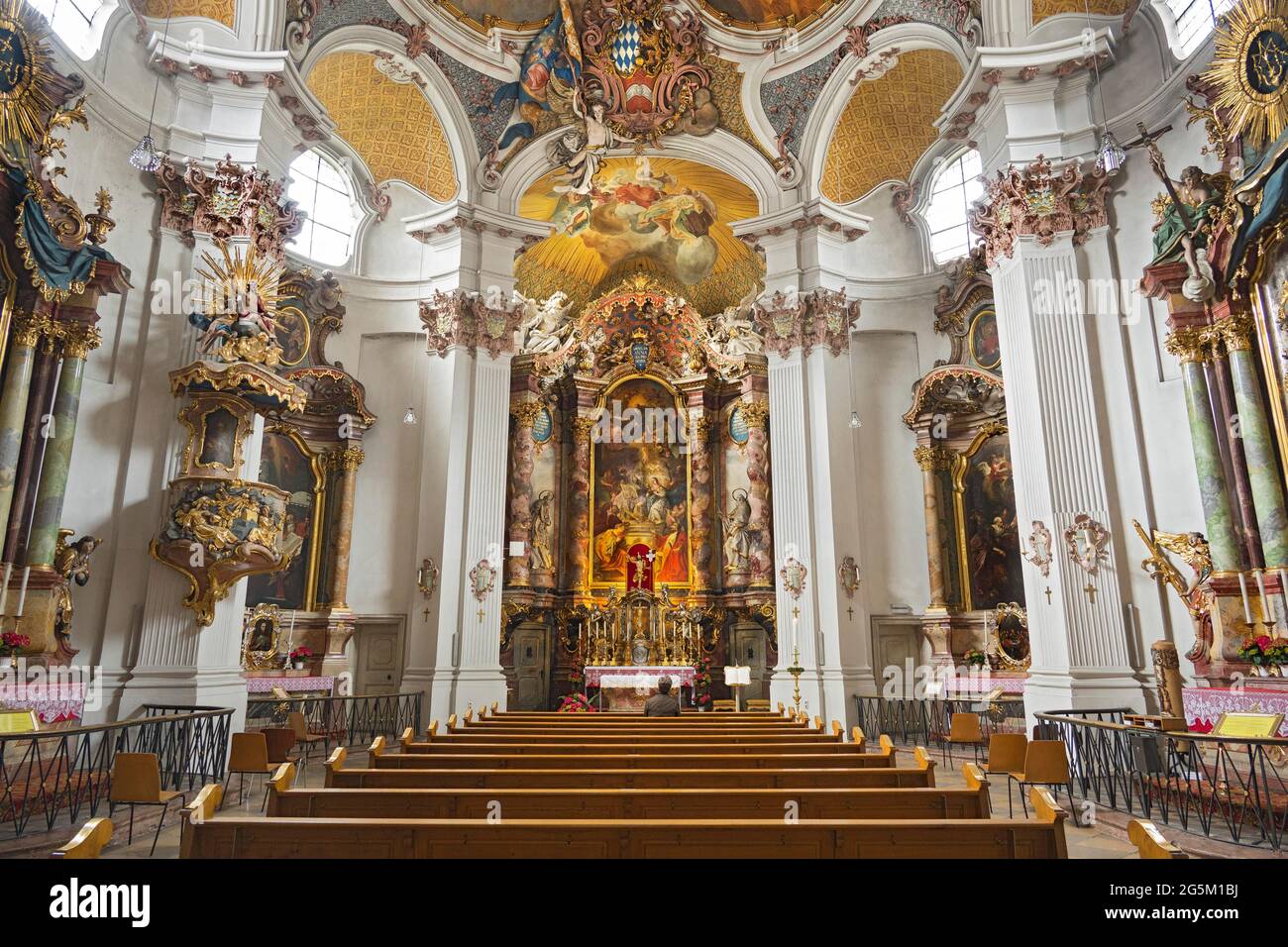 Altare maggiore, chiesa del monastero cattolico romano di Sant'Anna a Lehel, Monaco, alta Baviera, Baviera, Germania, Europa Foto Stock