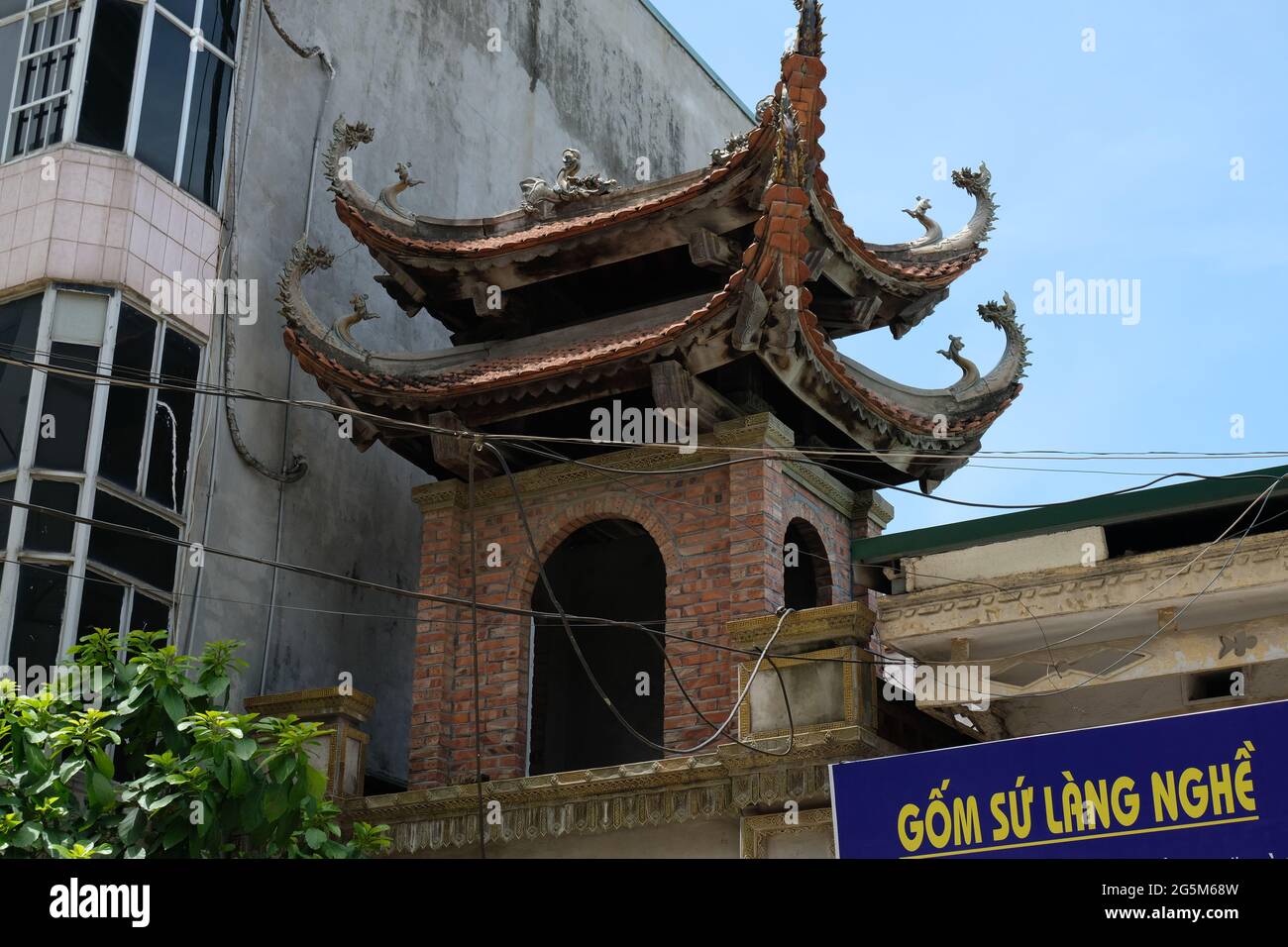 Tradizionale villaggio di ceramiche vietnamite Foto Stock