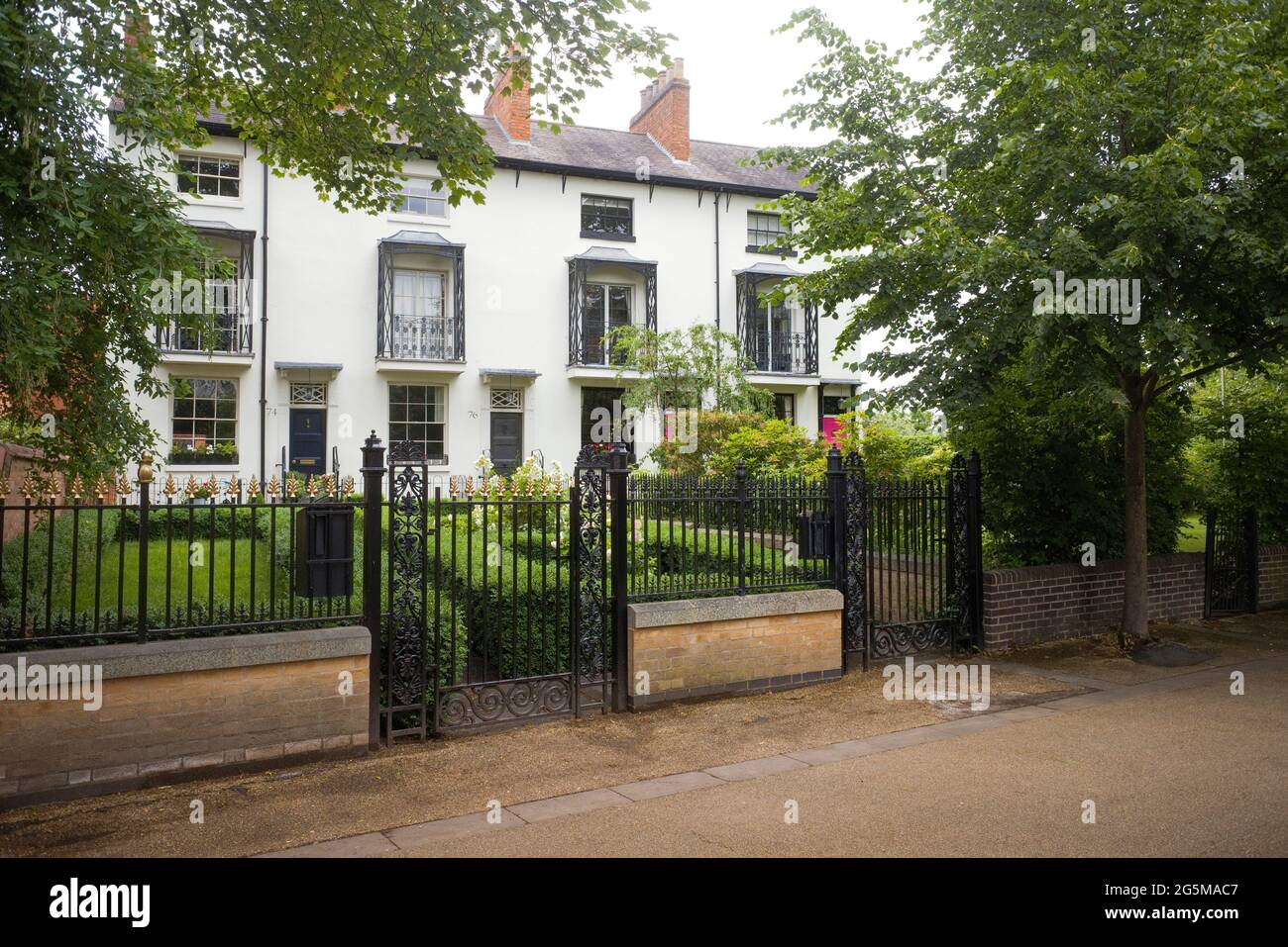 Una prima terrazza vittoriana di case a New Walk a Leicester Foto Stock