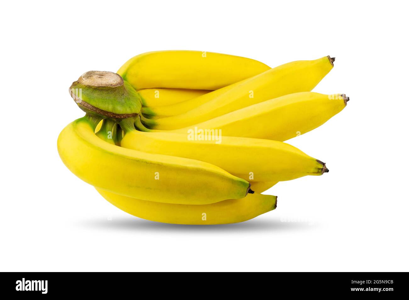 Mazzo di banane gialle mature isolate su sfondo bianco. Foto Stock