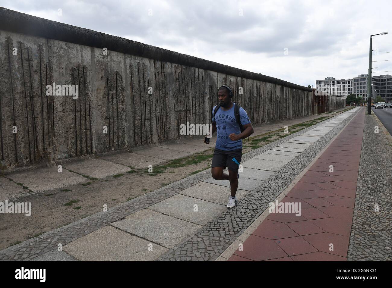 BERLINO/GERMANYDEUSCTHLAND / 10. AGOSTO 2018., vita a Bernuaer strasse dopo il 1989 dopo la caduta del muro di berlino e nessuna vita nel 10 agosto 2018 su Bernuaer st Foto Stock