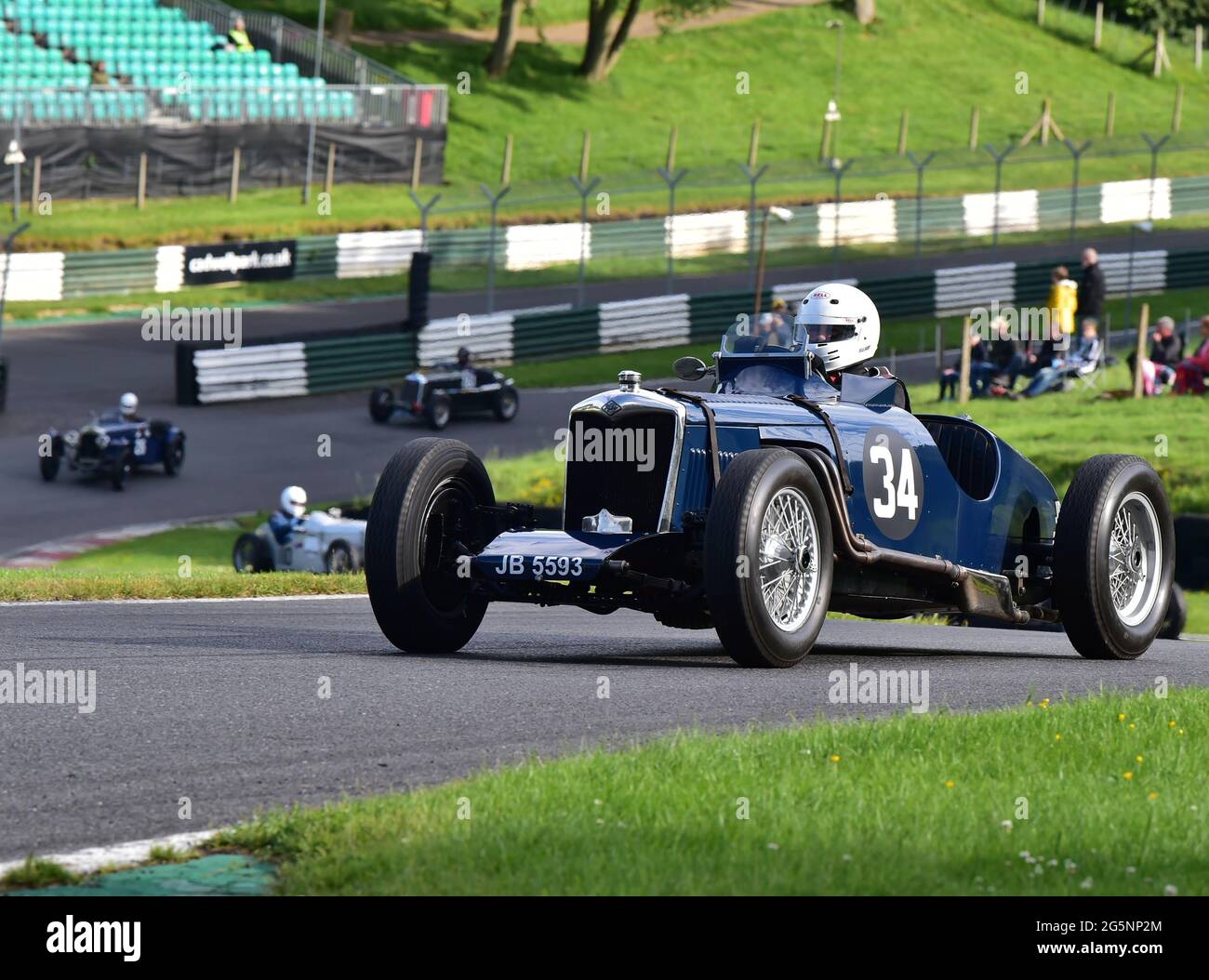 Mike James, Riley 12/4 Sprite replica, Allcomers Scratch Race for Pre-War Cars, VSCC, Shuttleworth Nuffield e Len Thompson Trophies Race Meeting, CA Foto Stock