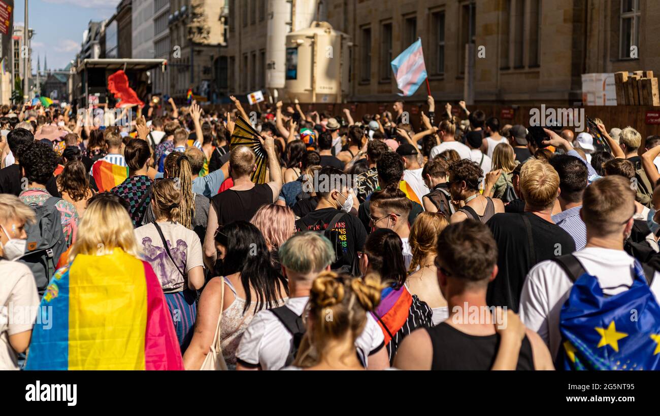 Berlino, Germania - 26 giugno 2021 - persone alla manifestazione Christopher Streer Day (CSD) a Berlino Foto Stock
