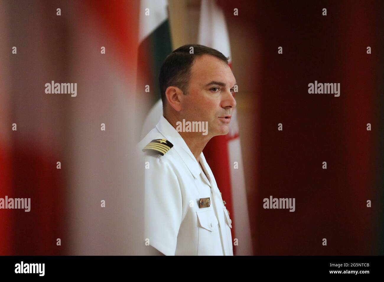 ODESA, UCRAINA - 28 GIUGNO 2021 - Vice Commodore, Destroyer Squadron 60/Vice Comandante, Task Force 65 il Capitano Kyle Gantt è raffigurato durante l'ope Foto Stock