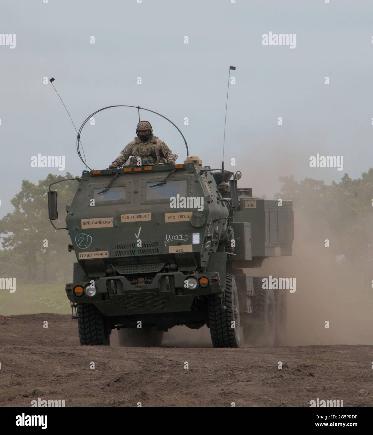 Betsukai Cho, Giappone. 29 Giugno 2021. Un sistema di razzi ad alta mobilità dell'esercito degli Stati Uniti (HIMARS) partecipa all'esercizio militare congiunto 'Orient Shield 21' a Hokkaido, Giappone, martedì 29 giugno 2021. Foto di Keizo Mori/UPI Credit: UPI/Alamy Live News Foto Stock