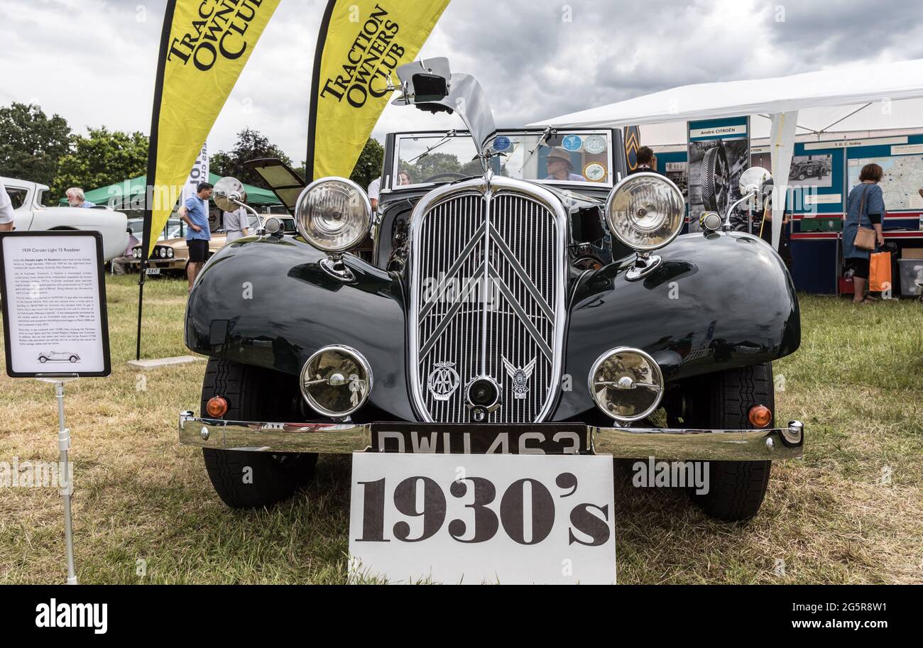 Classic Citroen dagli anni '30 al Classic Car Show Syon Park Londra 2021 UK Foto Stock