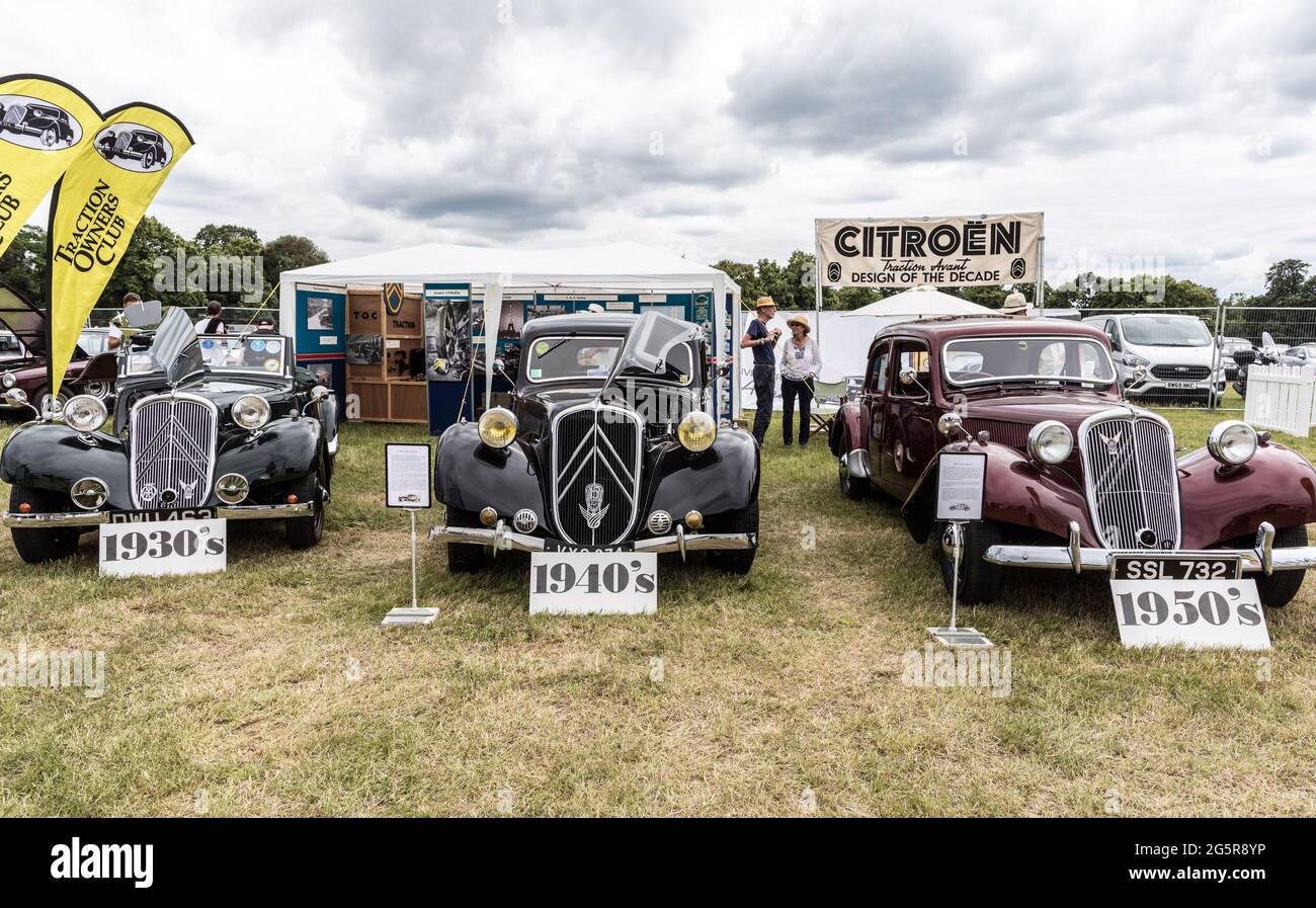 Classic Citroen Cars degli anni '30 '40 '50 al Classic Car Show al Syon Park 2021 Londra UK Foto Stock