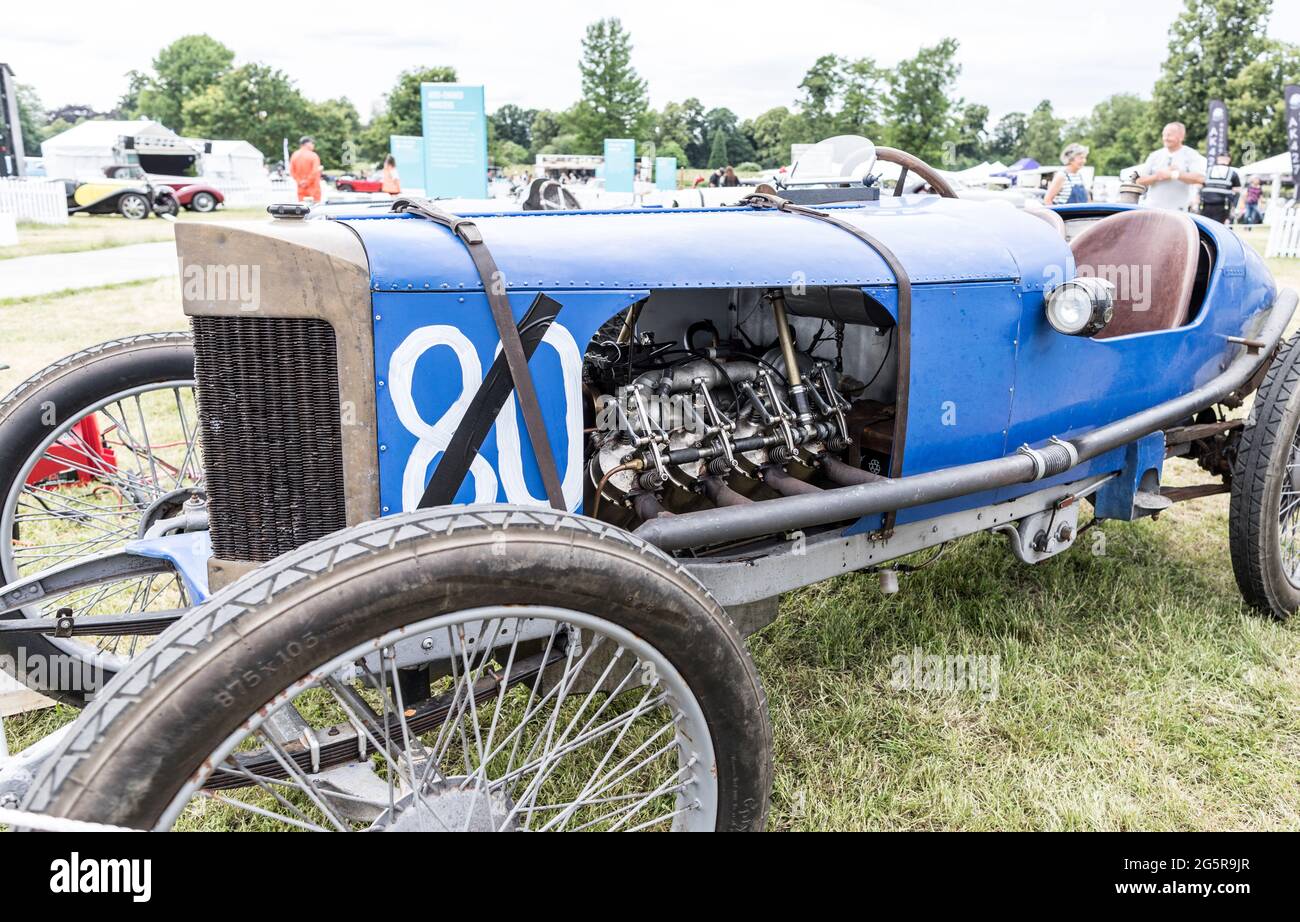 Un'auto da corsa con motore Aero anni '20 al Classic Car Show Syon Park di Londra UK Foto Stock
