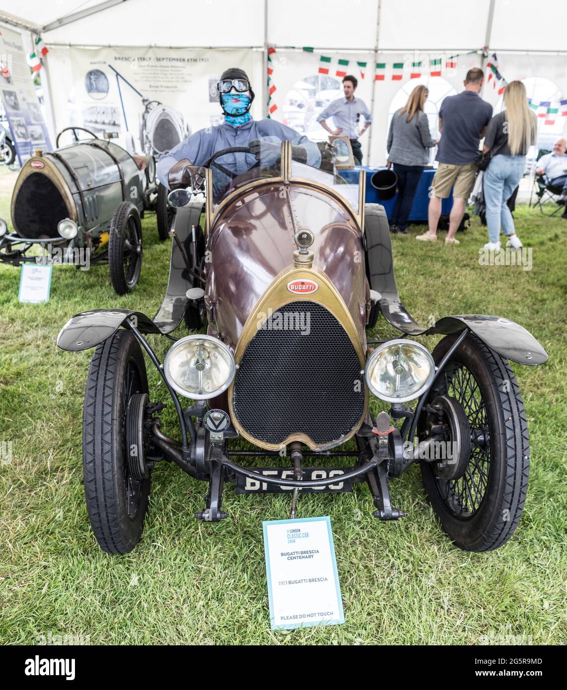 A 1921 Bugatti Brescia al Classic Car Show Syon House 2021 Londra UK Foto Stock