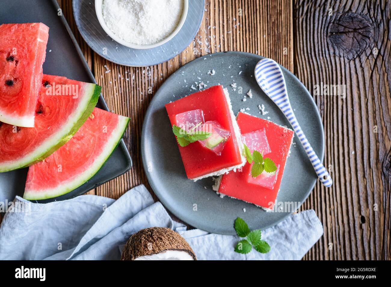 Deliziose barrette di gelatina al cocco e all'anguria Foto Stock