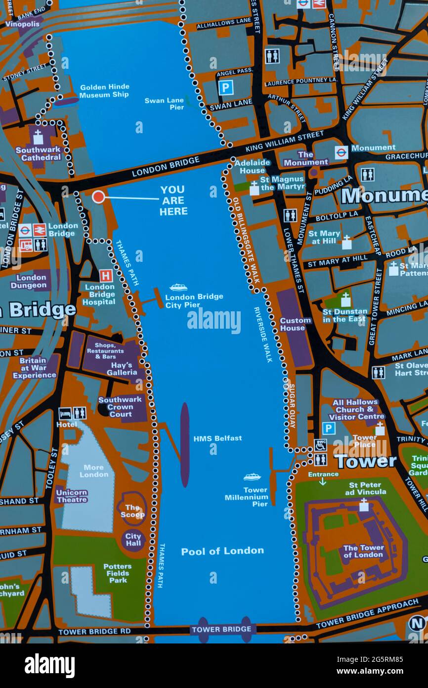 Inghilterra, Londra, Southwark, Mappa della strada che mostra la Torre di Londra, il Tamigi e l'area del London Bridge Foto Stock