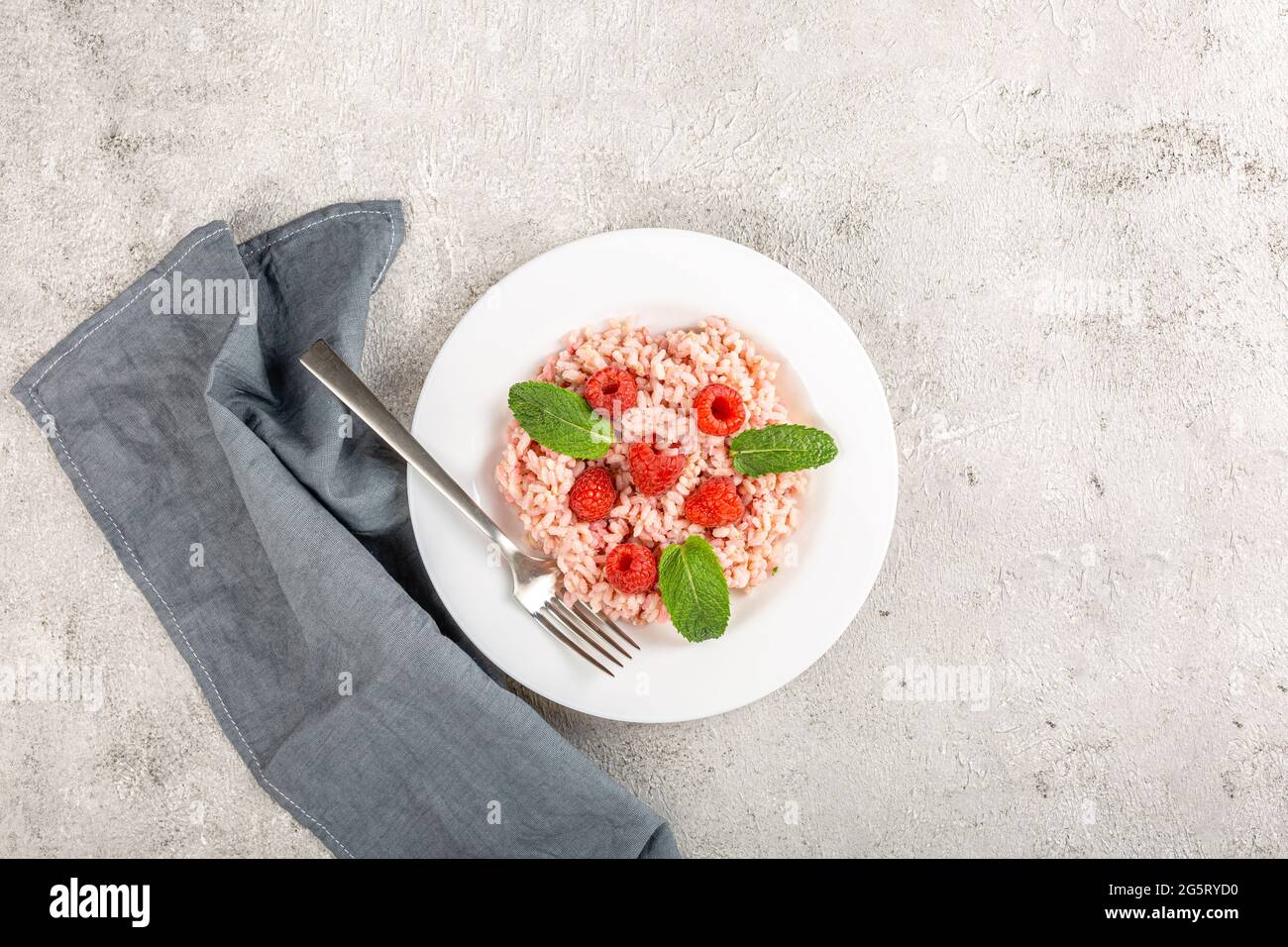 Lamponi freschi risotto un piatto delicato ed elegante Foto Stock