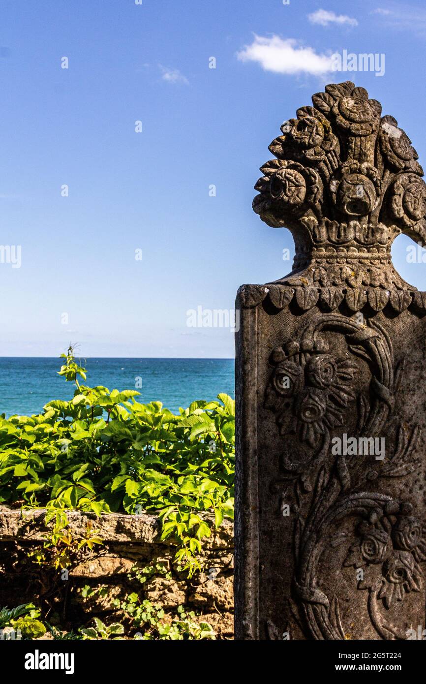 Colonna al mare. Monumento al mare. Parco sul mare. Parco Bulgaria Foto Stock