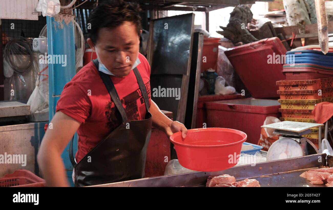 Klong Toey Market Wholesale Wet Market Bangkok Thailandia il più grande centro di distribuzione alimentare nel sud-est asiatico Foto Stock