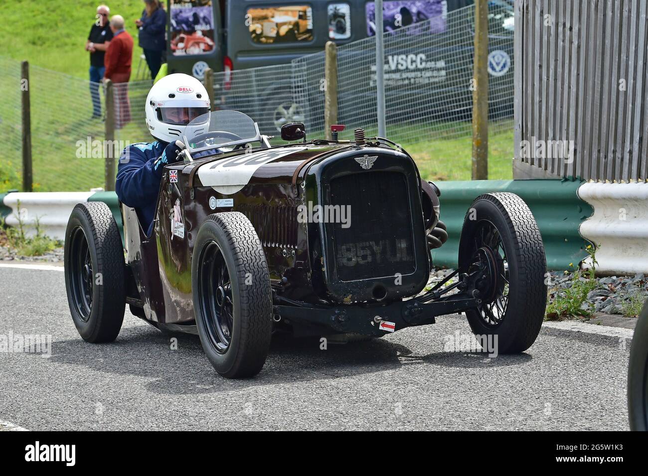 George Scholey, Austin Ulster, Allcomers handicap Race per 5 giri, VSCC, Vintage Motorsport Festival, Shuttleworth Nuffield e Len Thompson Trophies Foto Stock