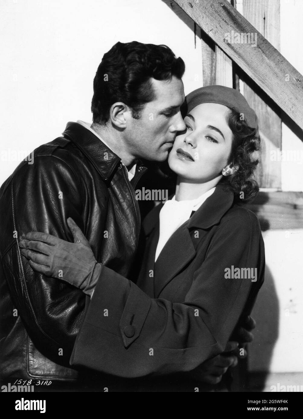 HOWARD DUFF e MARTA TOREN ritratto pubblicitario in ENTRATA ILLEGALE 1949 regista FREDERICK DE CORDOVA Universal - immagini internazionali Foto Stock