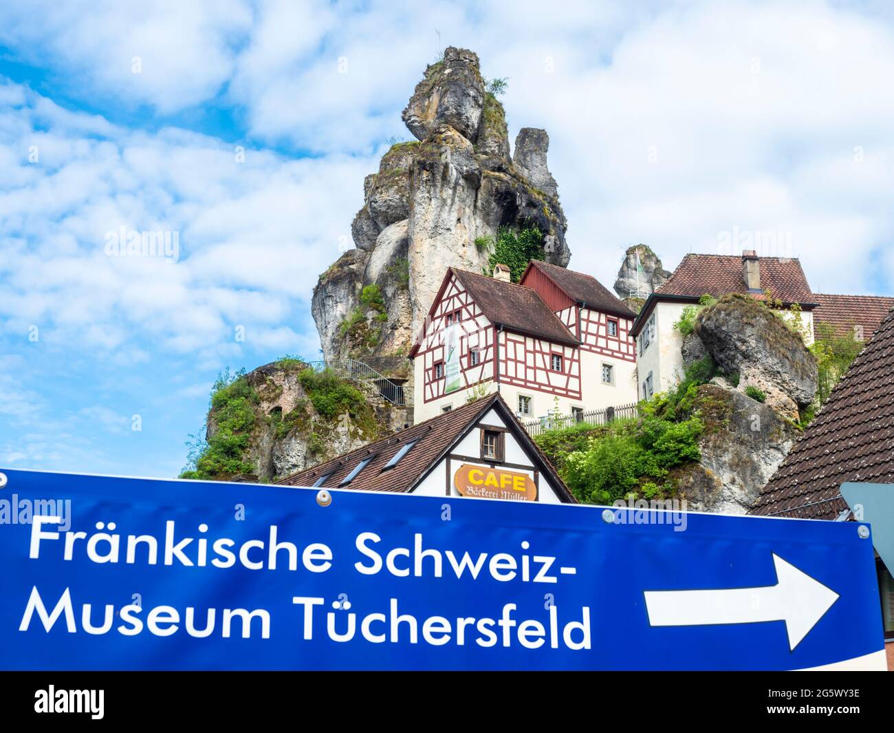 Museo Tuechersfeld, situato in una formazione rocciosa, Franconia, Baviera, Germania Foto Stock