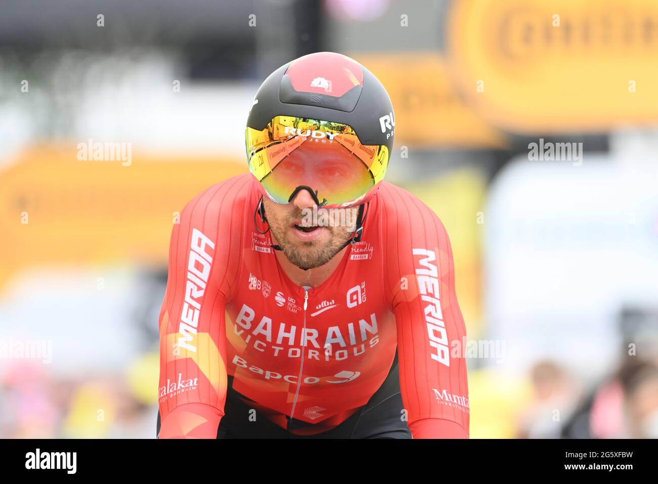 Laval, Francia. 30 giugno 2021: Tour de France 2021, fase 5, prova individuale da Change a Laval. Sonny Colbrelli team Bahrain vittorioso sul traguardo. Credit: Peter Goding/Alamy Live News Foto Stock