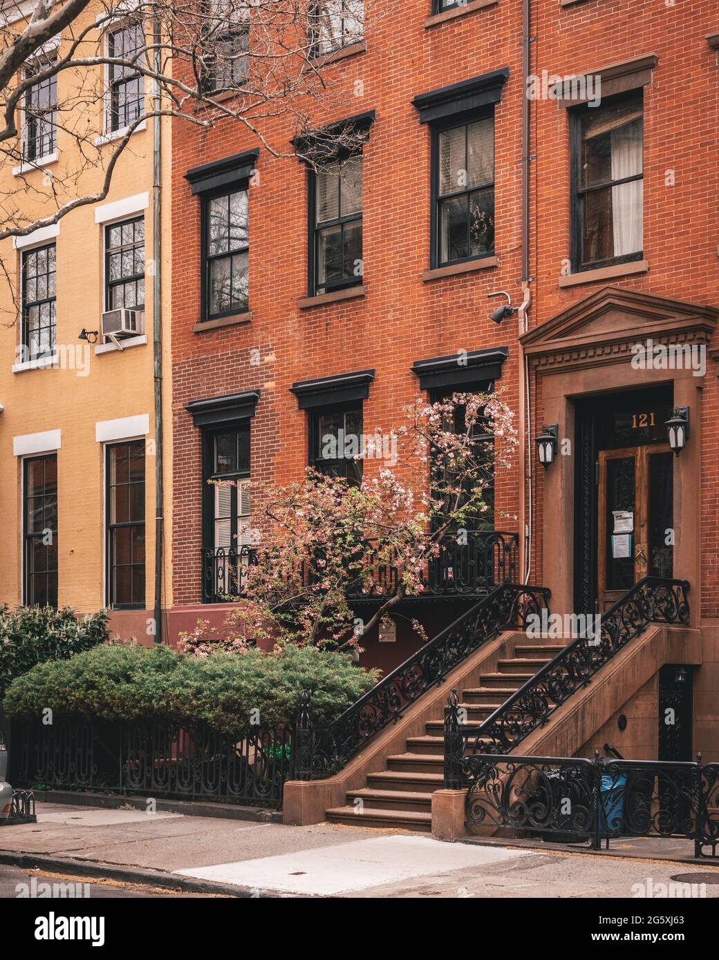 Edifici residenziali in mattoni nel West Village, Manhattan, New York City Foto Stock