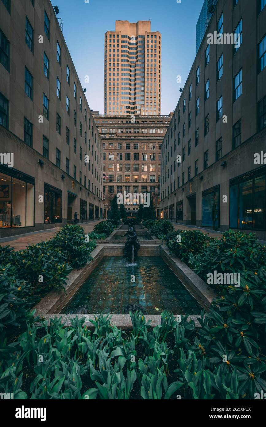 Fontane al Rockefeller Center, Manhattan, New York Foto Stock