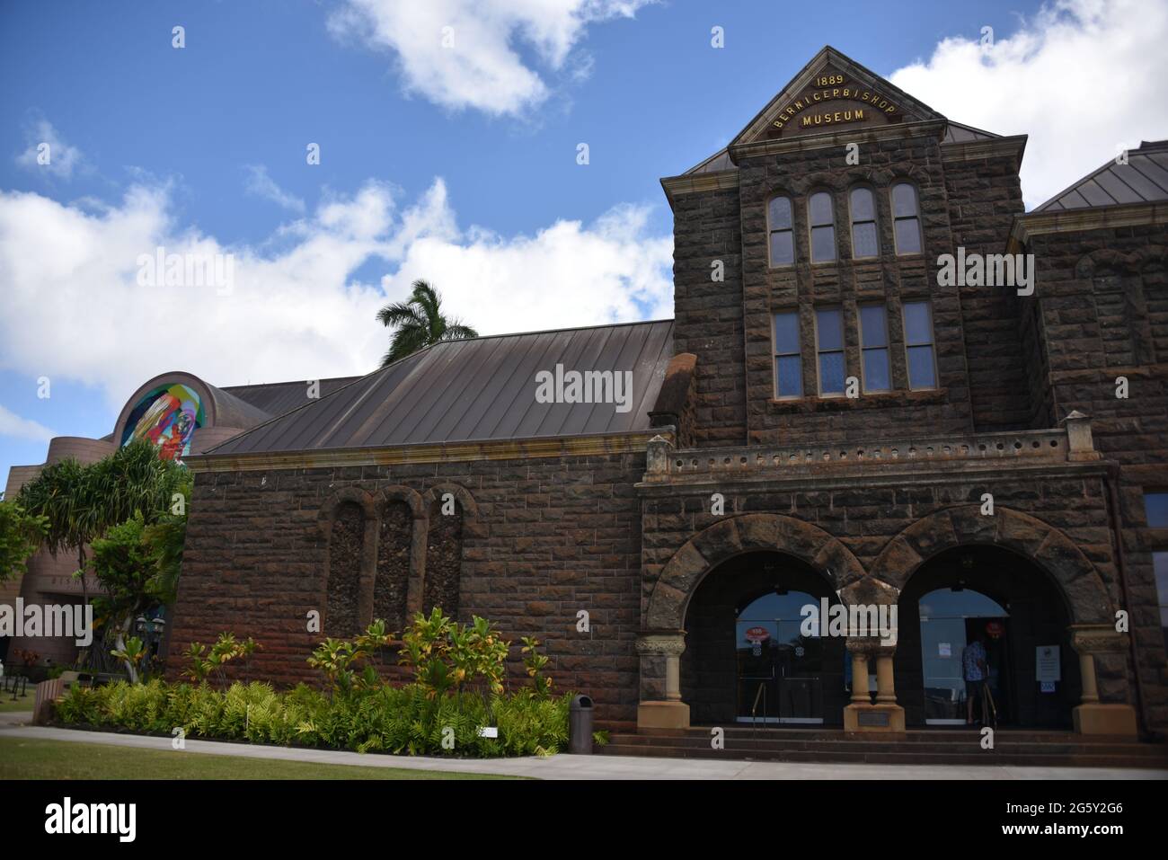 Oahu, Hawaii. STATI UNITI 6/9/2021. (Luce ambiente/flash) Museo Bishop 1889. Collezione di fama mondiale di culture Hawaiiane e del Pacifico. Foto Stock