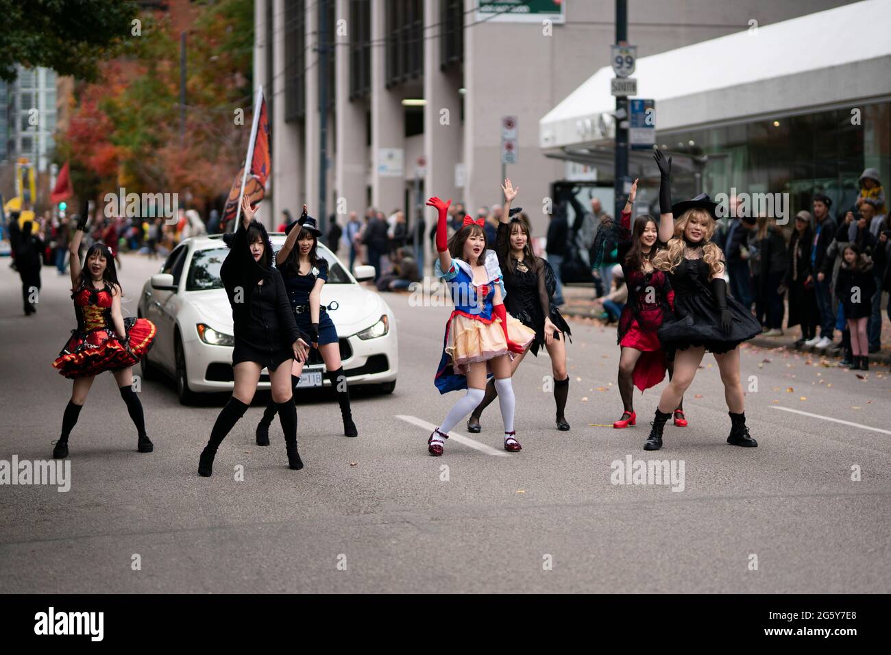 Si esibisce all'annuale Halloween Parade di Vancouver, Canada Foto Stock