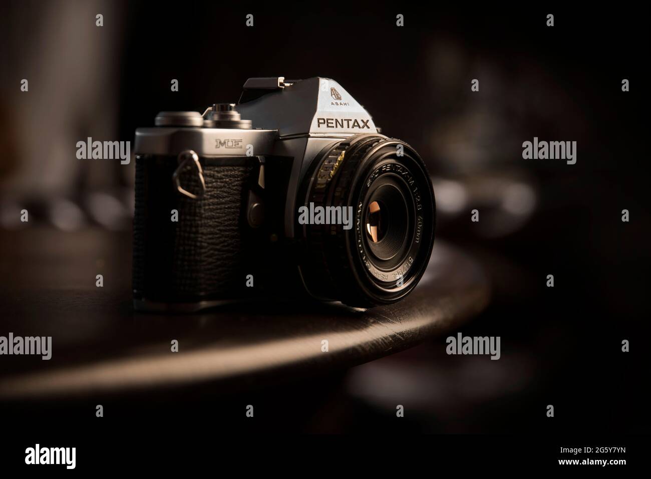 Una vecchia fotocamera Pentax ME 35mm Foto Stock