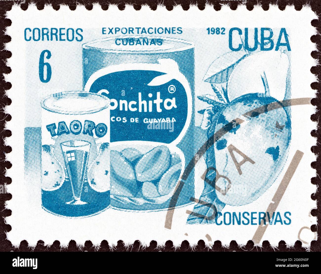 CUBA - CIRCA 1982: Un francobollo stampato a Cuba dal numero 'exports' mostra frutta in scatola (cibo in scatola), circa 1982. Foto Stock