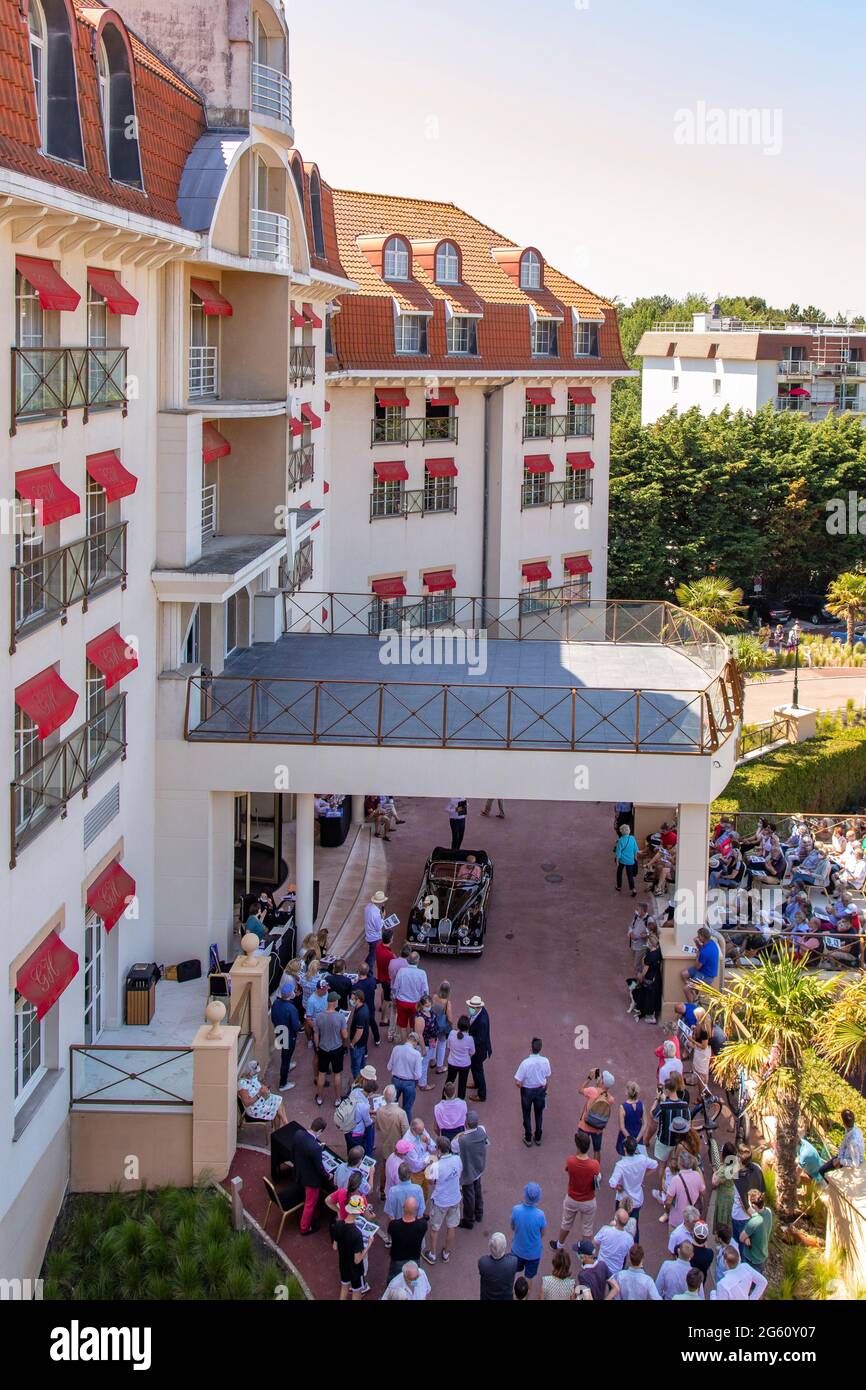 Francia, Pas de Calais, Cote d'Opale, le Touquet, prestigiosa asta di auto da collezione al Grand Hôtel Foto Stock