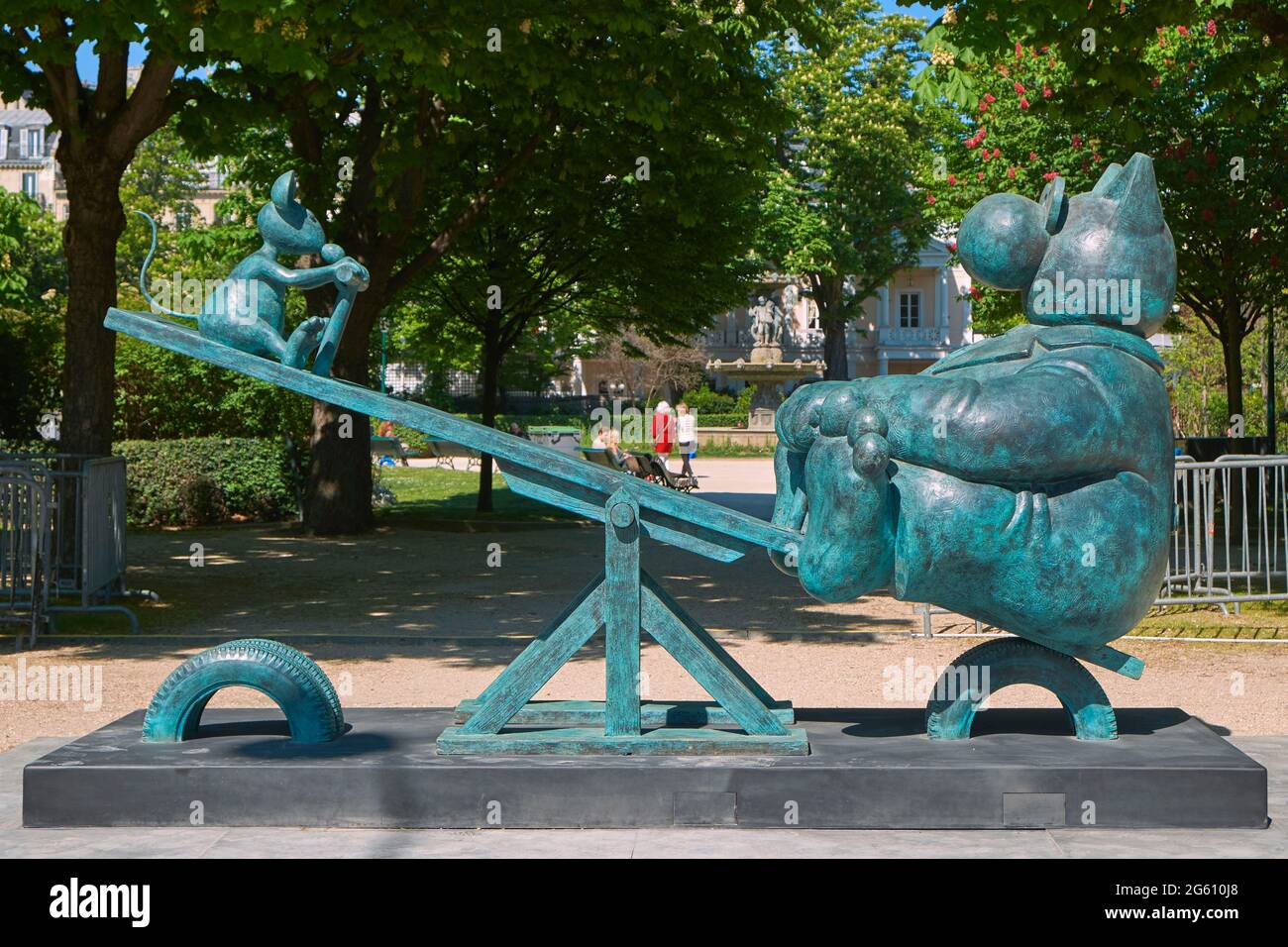 Francia, Parigi, Champs Elysees Avenue, The Cat di Philippe Geluck, mostra itinerante all'aperto le Chat deambule Foto Stock