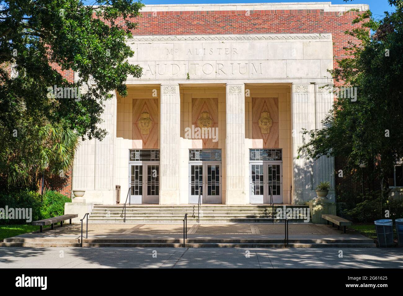 NEW ORLEANS, LA, USA - 26 GIUGNO 2021: McAlister Auditorium nel campus della Tulane University Foto Stock