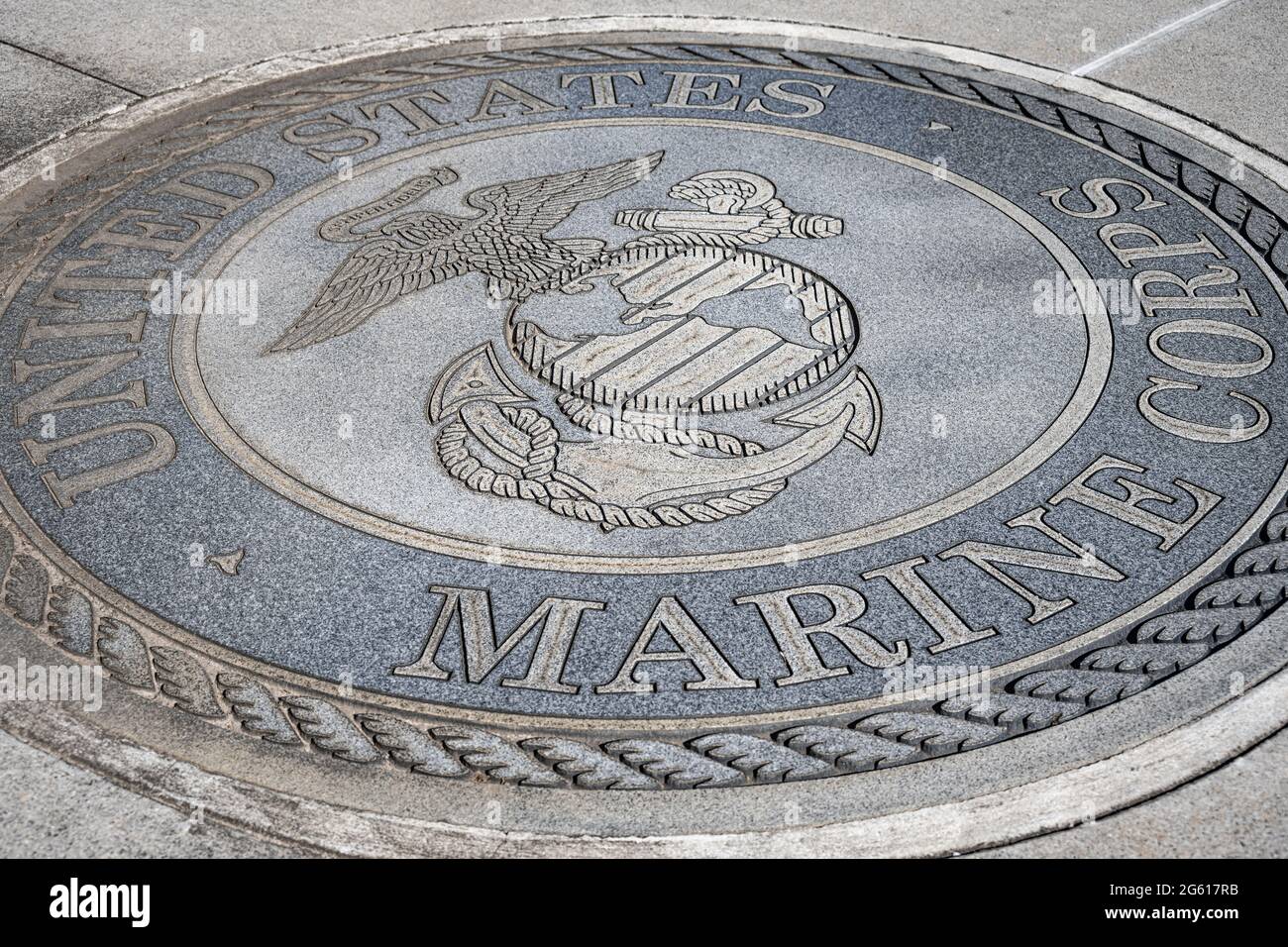 Monumento commemorativo alle foche del corpo dei Marine degli Stati Uniti presso l'Atlanta History Center's Veterans Park a Buckhead, Atlanta, Georgia. (STATI UNITI) Foto Stock