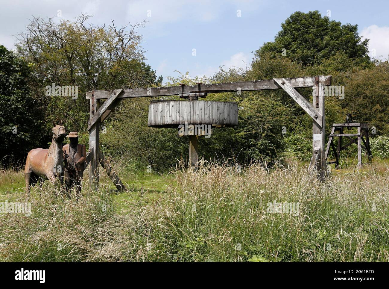 Swannington, Leicestershire, Regno Unito. 1 luglio 2021. Una replica gin cavallo si trova sul sito di una ex buca di carbone. Swannington è un ex villaggio minerario si Foto Stock