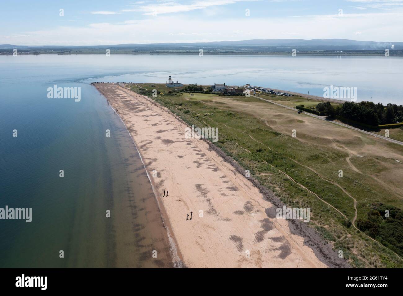 Vista aerea della penisola di Chanonry Point sulle rive del Moray Firth vicino ai villaggi di Fortrose & Rosemarkie, sulla Black Isle, Scozia, Regno Unito. Foto Stock