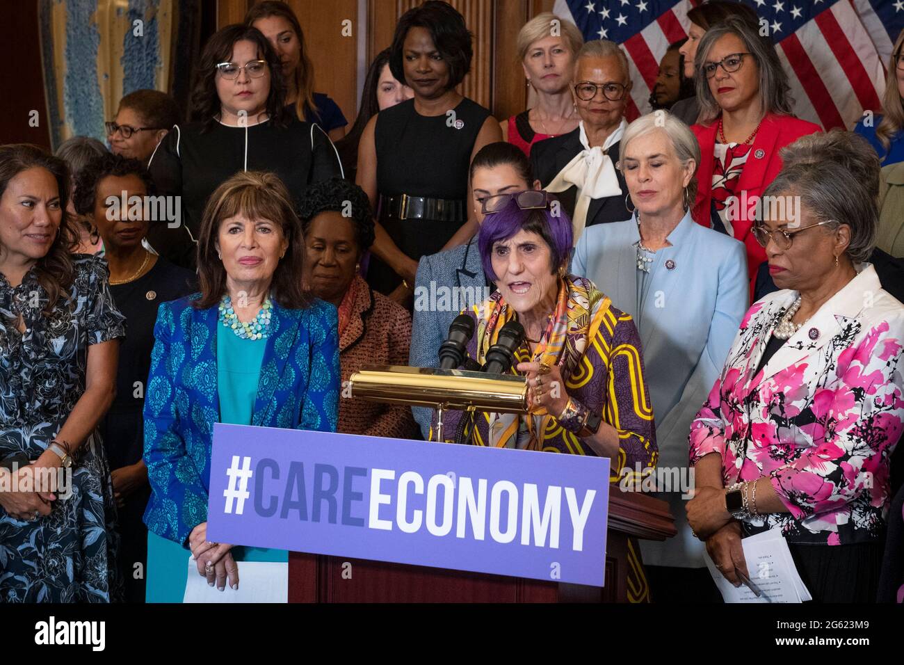 Il rappresentante degli Stati Uniti Rosa DeLauro (democratico del Connecticut) ha commentato durante la conferenza stampa sull'economia della cura, presso il Campidoglio degli Stati Uniti a Washington, DC, giovedì 1 luglio 2021. Credito: Rod Lammey/CNP /MediaPunch Foto Stock