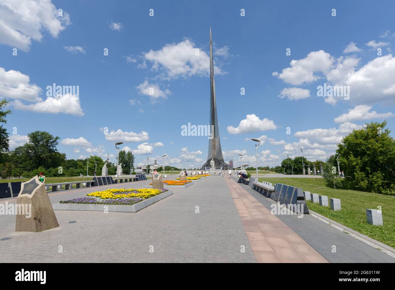 Mosca, Russia - 7 luglio 2014: Monumento al fondatore della cosmonautica Konstantin Eduardovich Tsiolkovsky. Foto Stock