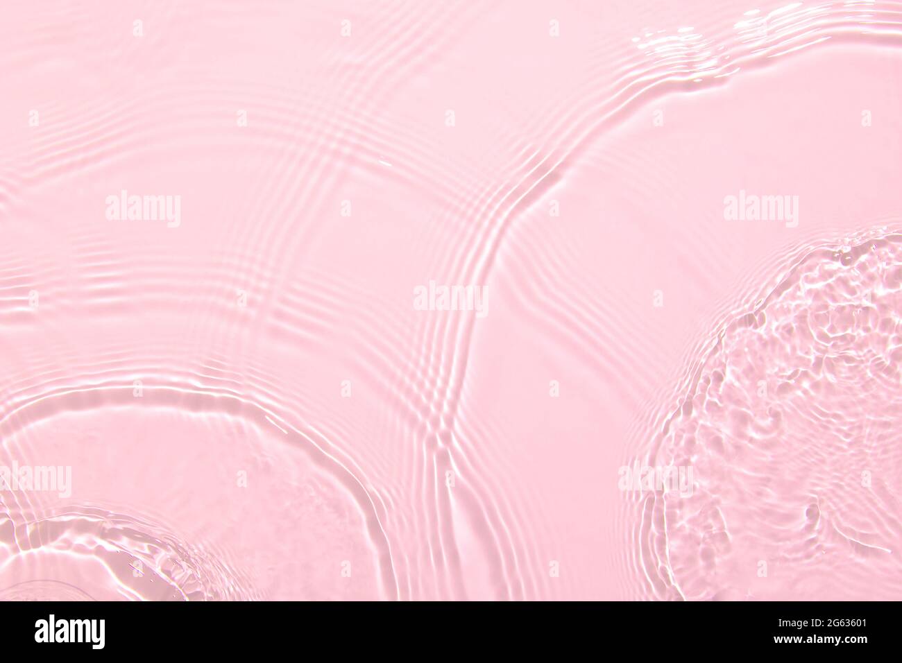 rosa trasparente acqua trasparente superficie texture sfondo estivo Foto Stock