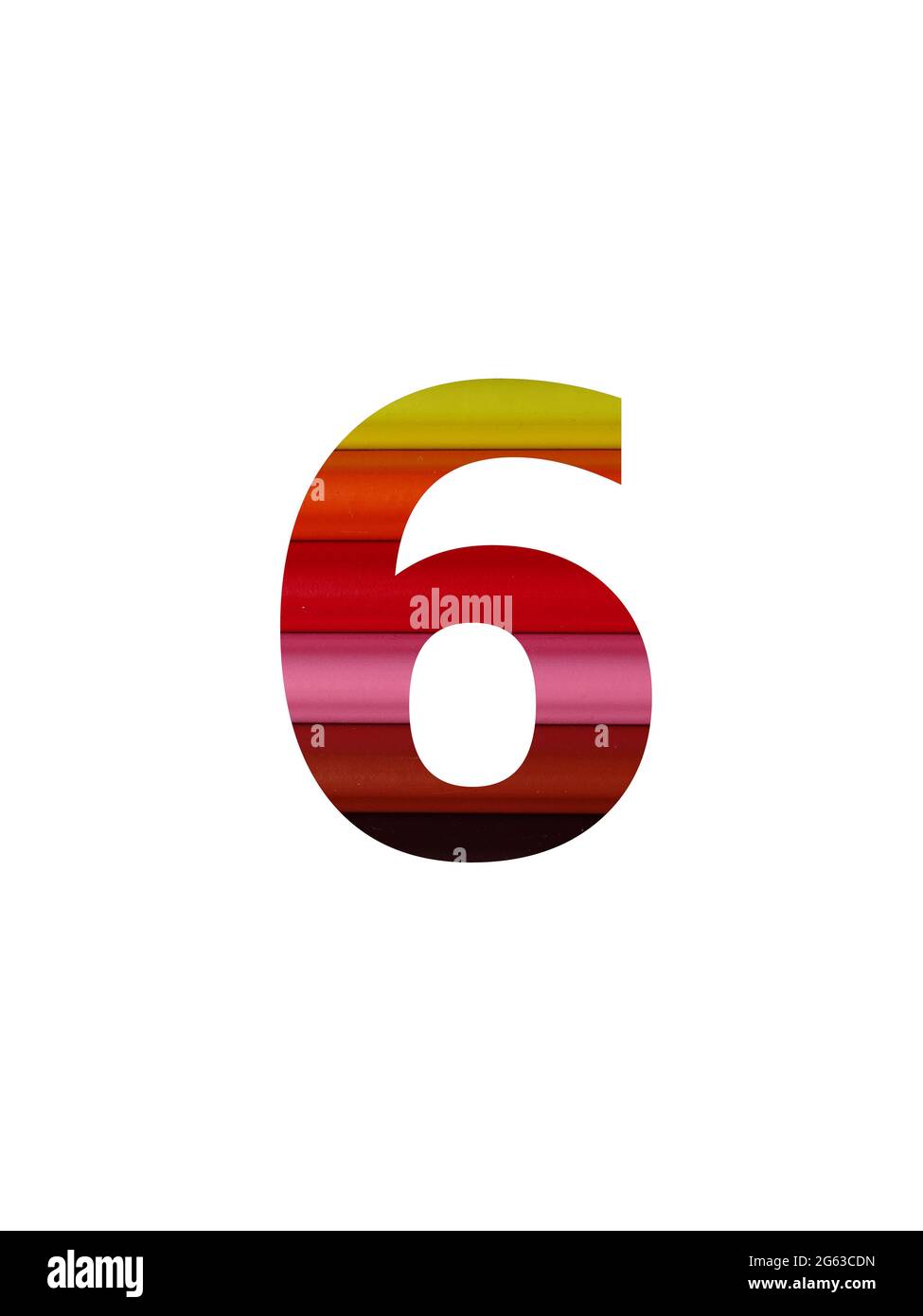 numero 6 dell'alfabeto a matita colorata, in giallo, arancione, rosso, rosa, marrone Foto Stock