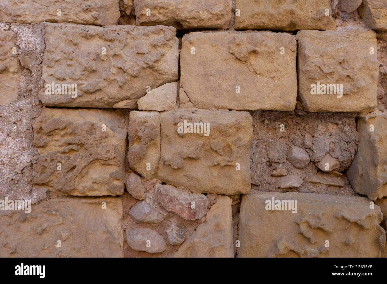 Vecchia struttura di pietra calcarea, Elche, Spagna Foto Stock