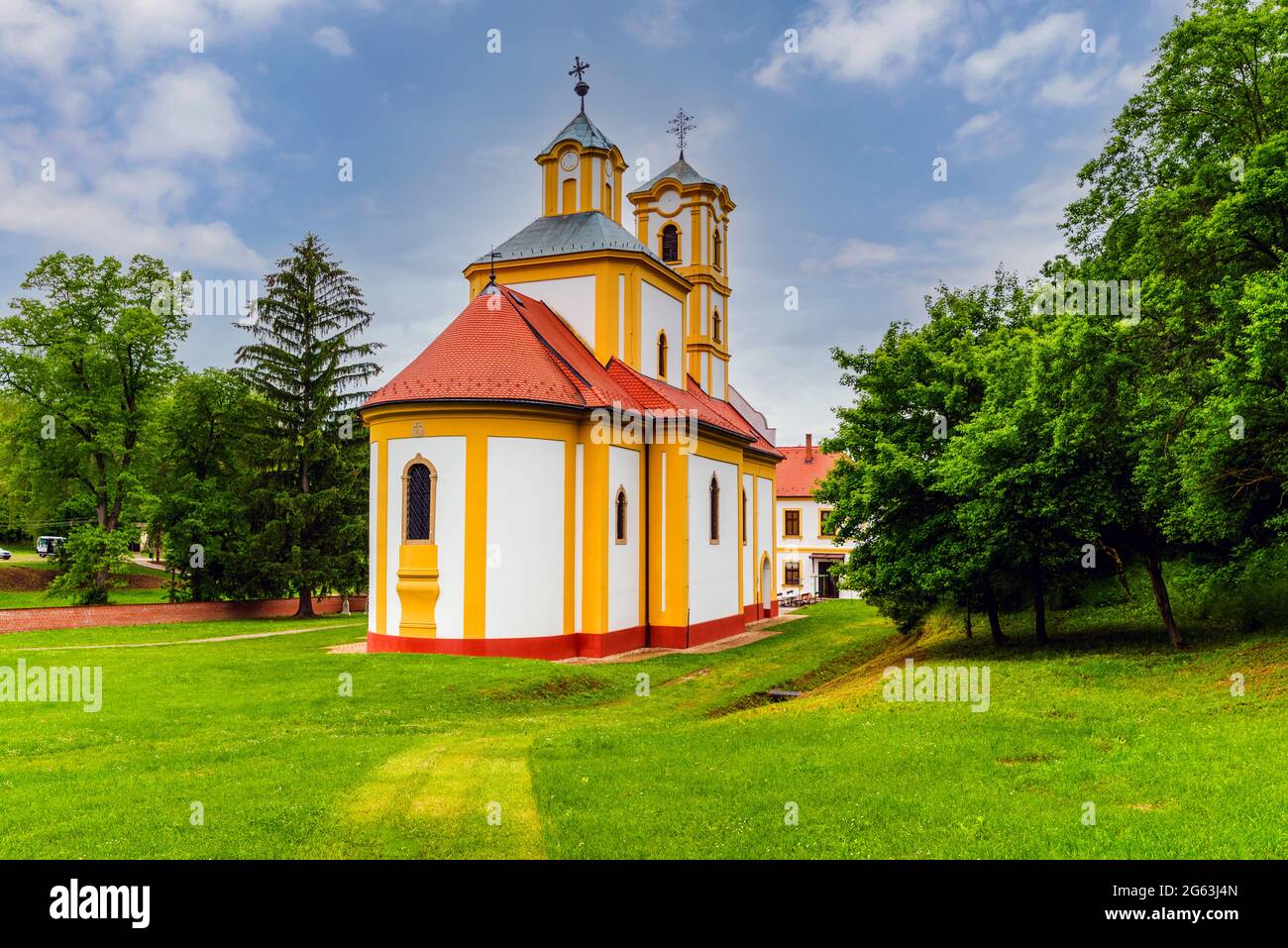 Monastero ortodosso serbo a Graboc Ungheria. Splendida valle silenziosa in Mecsek montatins vicino alla città di Pecs. Foto Stock