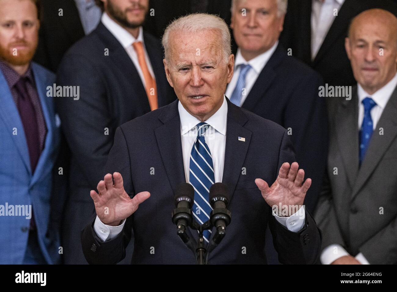 Washington, Stati Uniti. 02 luglio 2021. Il presidente degli Stati Uniti Joe Biden parla durante una cerimonia per i Los Angeles Dodgers nella stanza orientale della Casa Bianca a Washington, DC venerdì 2 luglio 2021. Biden ospita i Dodgers per celebrare la loro vittoria della World Series 2020, come l'amministrazione fa eventi più grandi e di persona ora che i tassi di vaccinazione del coronavirus hanno aumentato Foto di Samuel Corum/UPI Credit: UPI/Alamy Live News Foto Stock