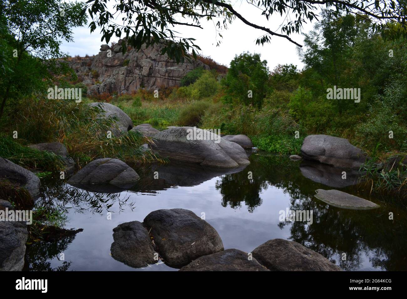 Il fiume nel canyon Arbusinsky in Ucraina Foto Stock