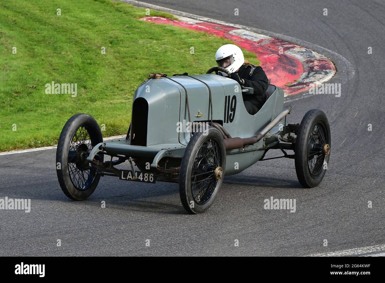 William Twelvetrees, Wolseley 16/20, Allcomers handicap Race, 5 giri, VSCC, Shuttleworth Nuffield e Len Thompson Trophies Race Meeting, Cadwell Park Foto Stock