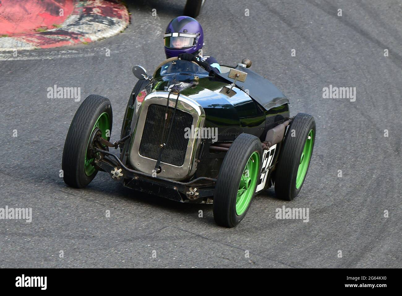 India Walker, Austin 7 Special, Allcomers handicap Race, 5 giri, VSCC, Shuttleworth Nuffield e Len Thompson Trophies Race Meeting, Cadwell Park Circ Foto Stock