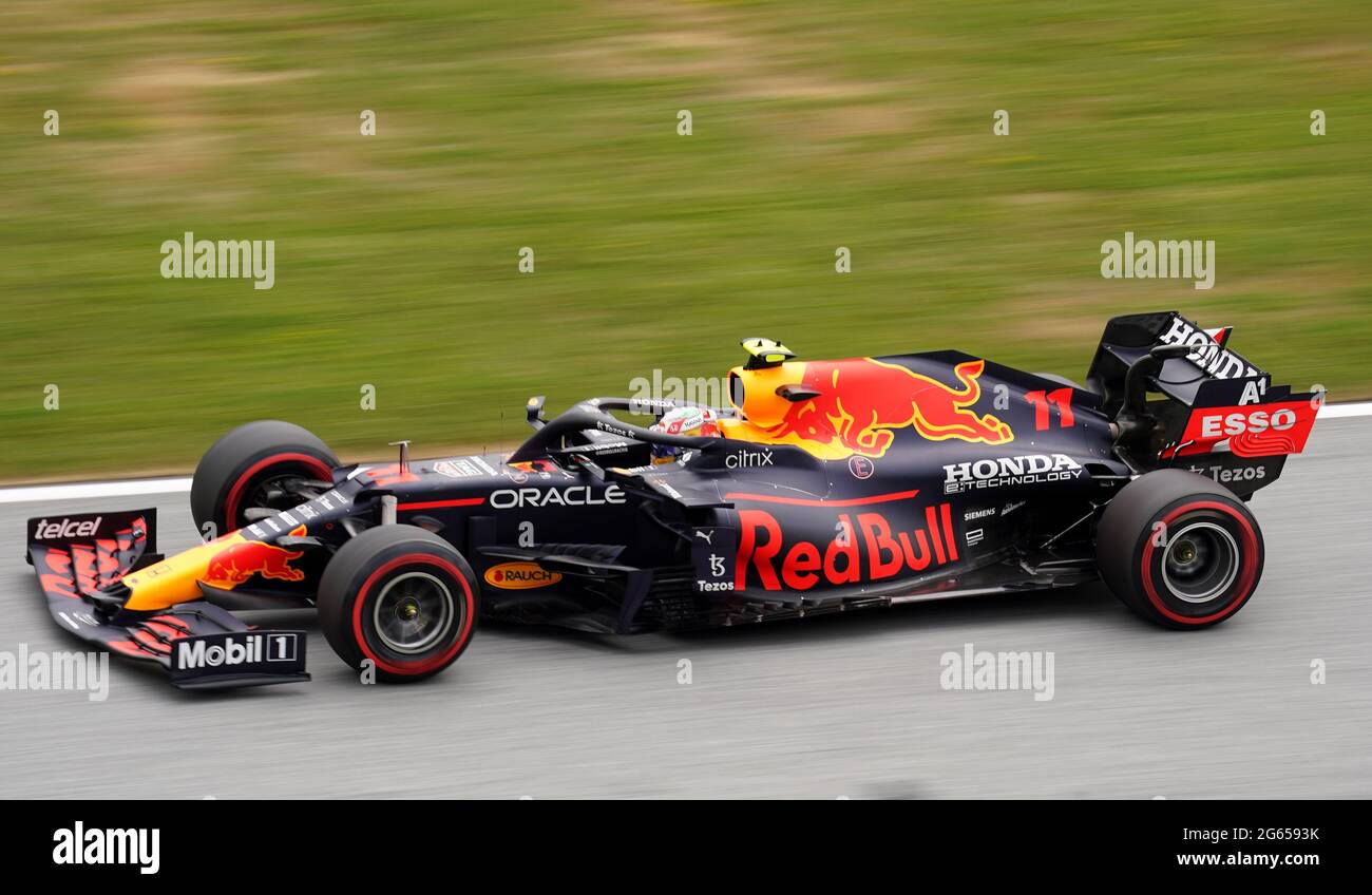 Sergio Perez (MEX) durante la seconda sessione di prove libere del 2 luglio 2021 per il Gran Premio di Formula uno austriaco al Red Bull Ring di Spielberg, Austria Credit: SCS/Soenar Chamid/AFLO/Alamy Live News Foto Stock