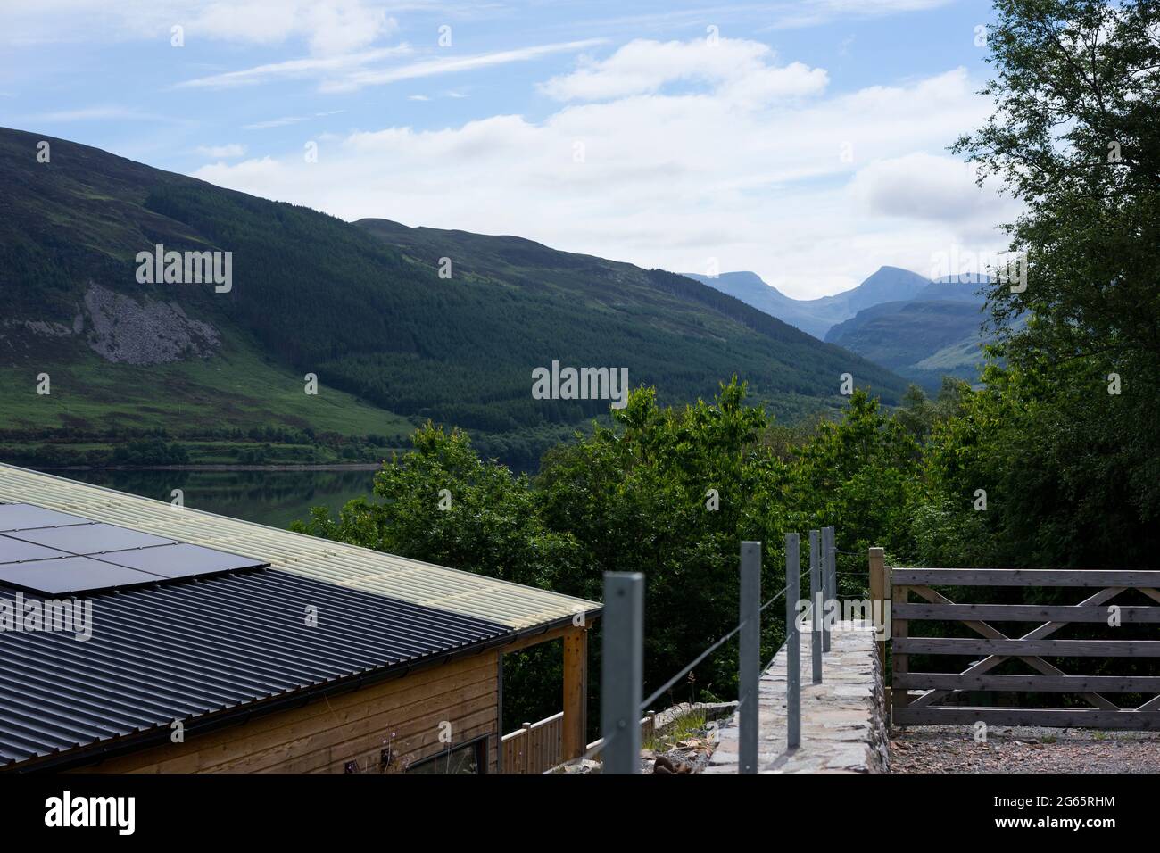 Guardando verso Inverleal e l'Est da lettere, Highlands scozzesi, Regno Unito. Foto Stock