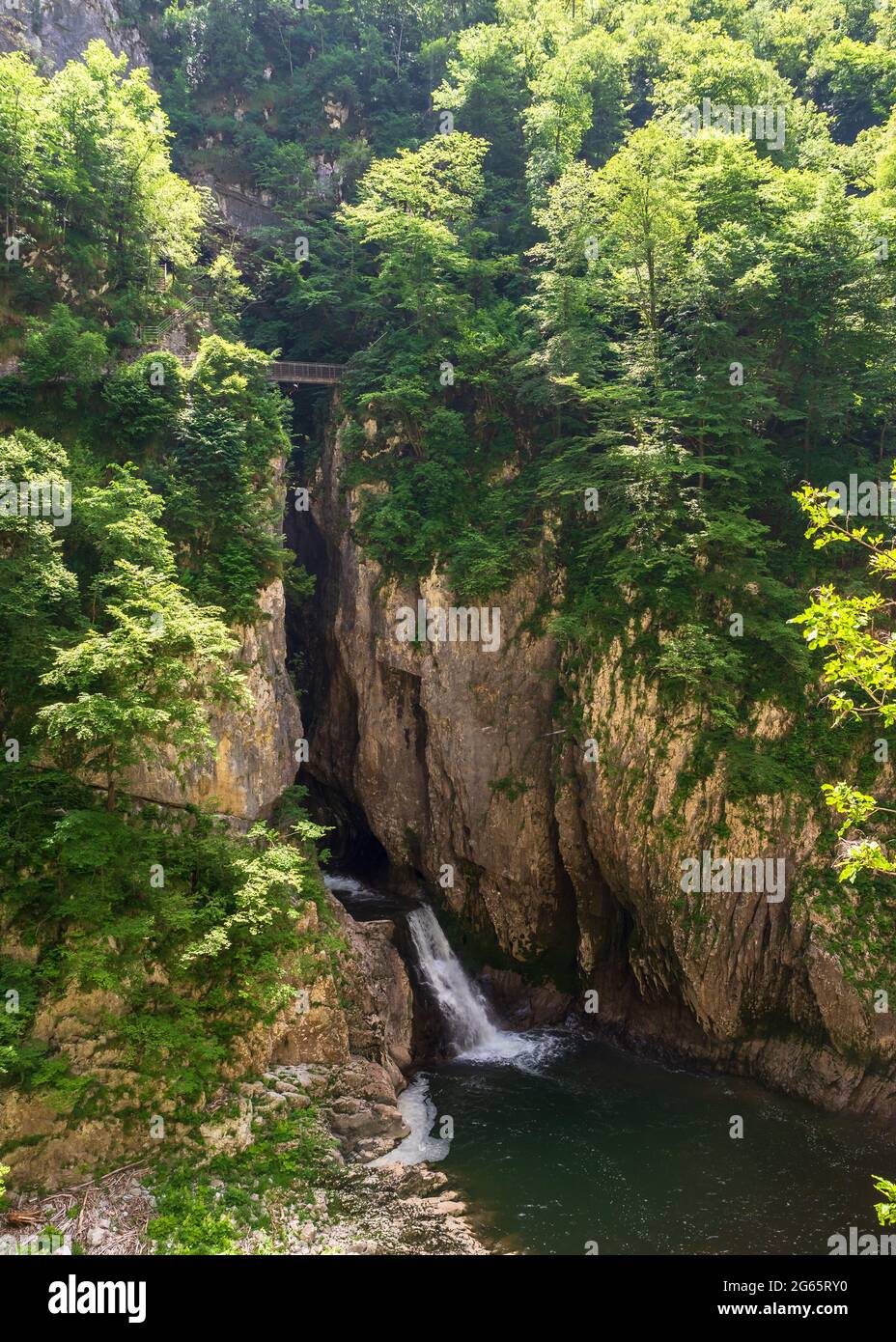 Parco nazionale di Skocjan in Slovenia. Ci sono molte cascate, rocce, intoccabile natura protetta. C'è il fiume che si chiama Reka. Reka in ingl Foto Stock